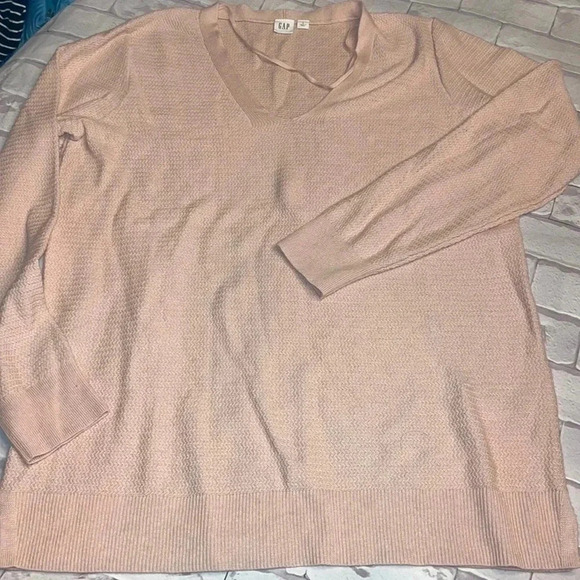 GAP size large sweater - Picture 1 of 3